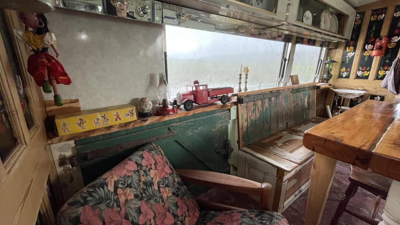 2 X Double Bed Glamping Wagon At Dalby Forest Скарбъро Екстериор снимка