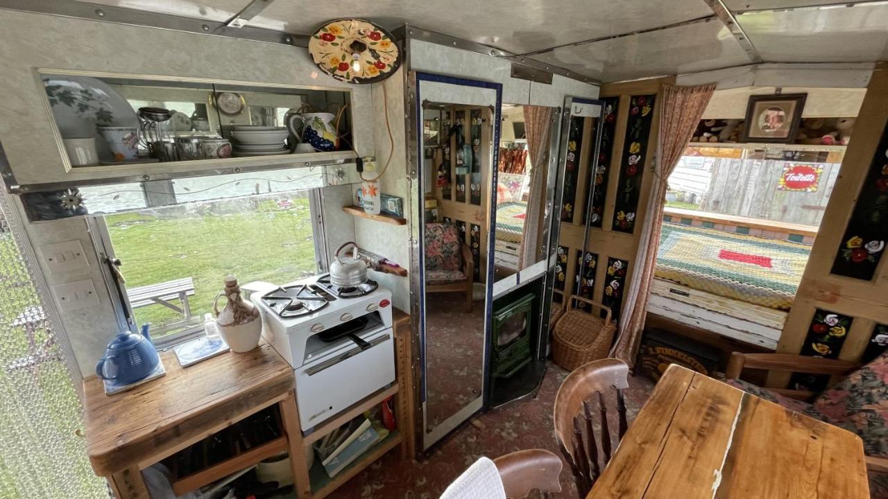 2 X Double Bed Glamping Wagon At Dalby Forest Скарбъро Екстериор снимка