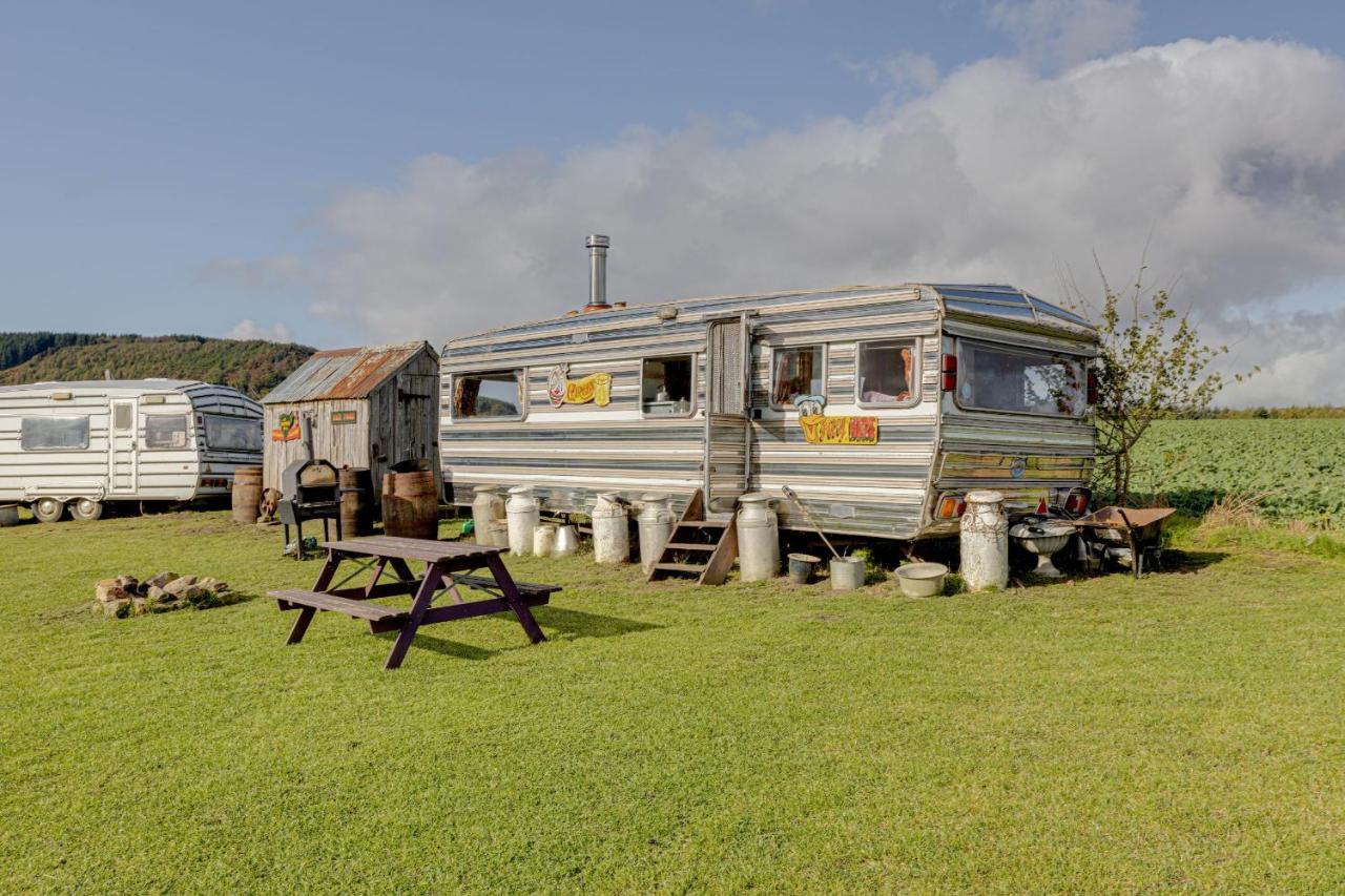 2 X Double Bed Glamping Wagon At Dalby Forest Скарбъро Екстериор снимка