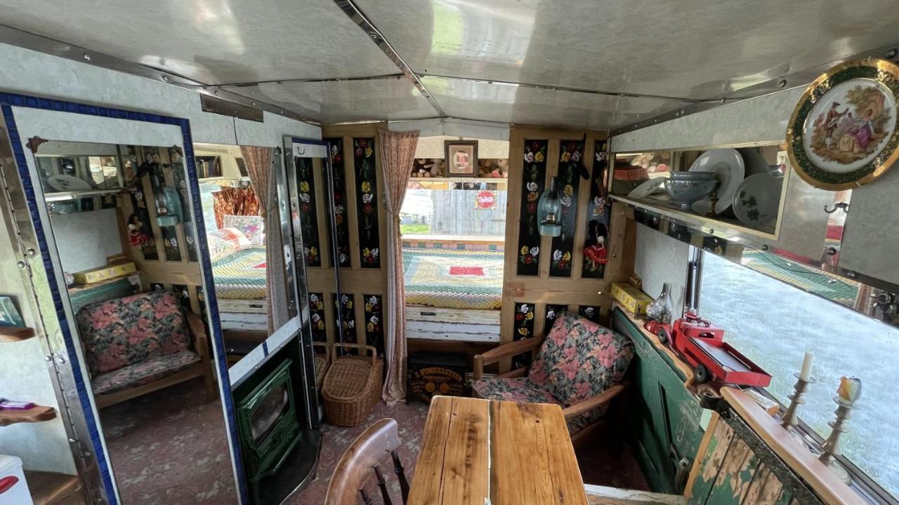 2 X Double Bed Glamping Wagon At Dalby Forest Скарбъро Екстериор снимка